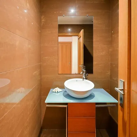 Fantastic Seaside Family With Pool Apartment