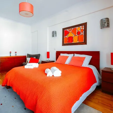 Fantastic Seaside Family With Pool Apartment Parede