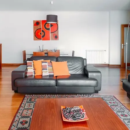 Fantastic Seaside Family With Pool Apartment
