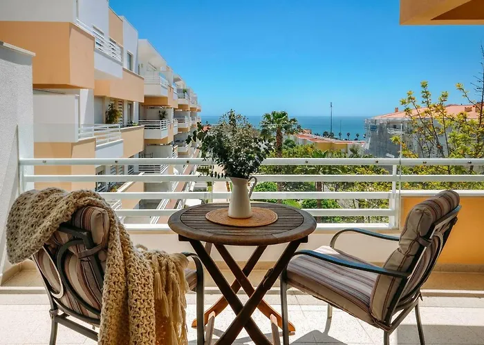 Fantastic Seaside Family With Pool Apartman Parede