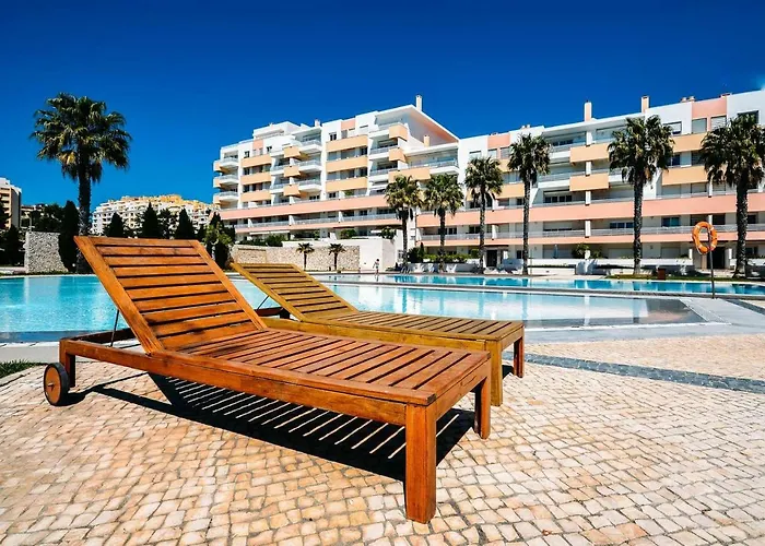 Fantastic Seaside Family With Pool
