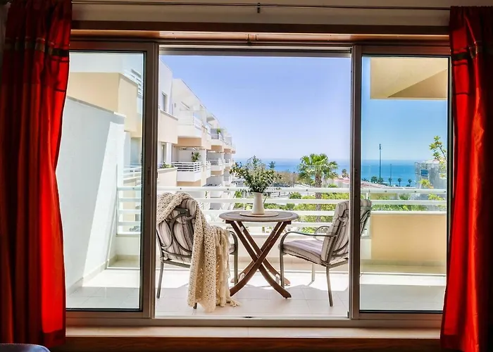 Apartman Fantastic Seaside Family With Pool Parede