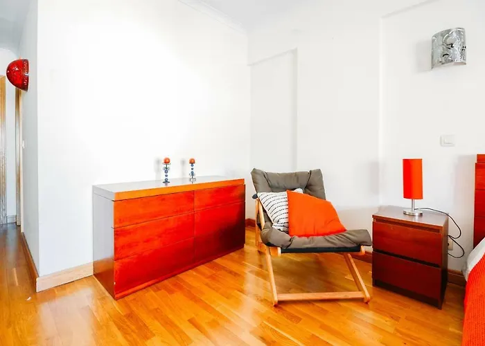 Fantastic Seaside Family With Pool Apartman