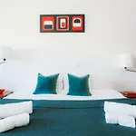 Апартаменты Fantastic Seaside Family With Pool