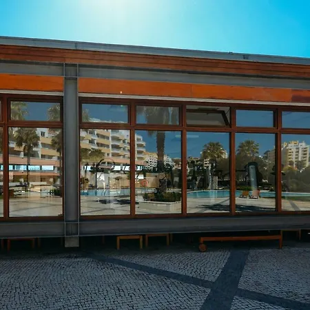 Appartement Fantastic Seaside Family With Pool Parede