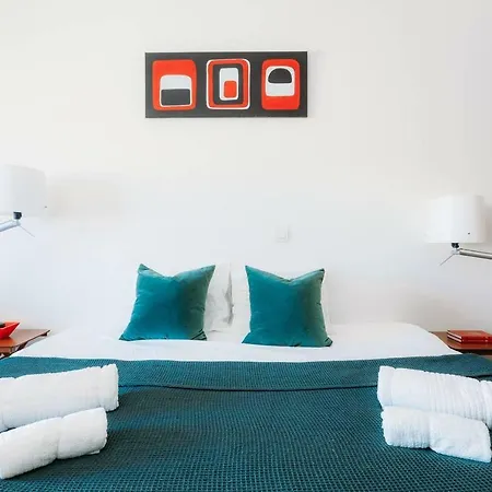 아파트 Fantastic Seaside Family With Pool