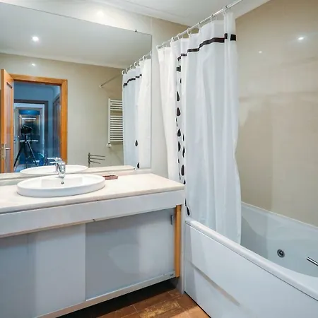 Fantastic Seaside Family With Pool *